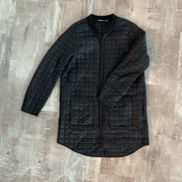 Athleta lightweight puffer jacket - Picture 1 of 7